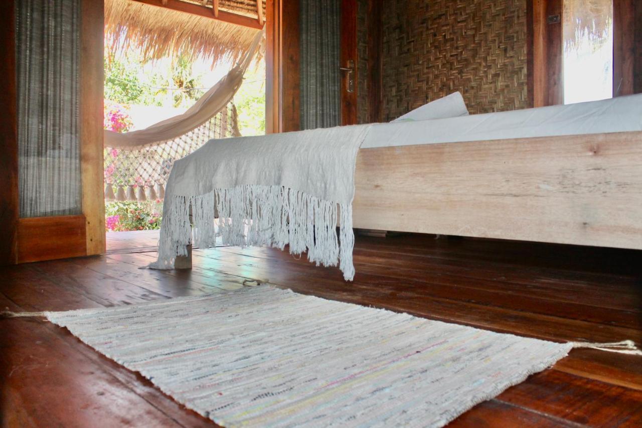 Rumah Canaria Bungalow Gili Trawangan Luaran gambar