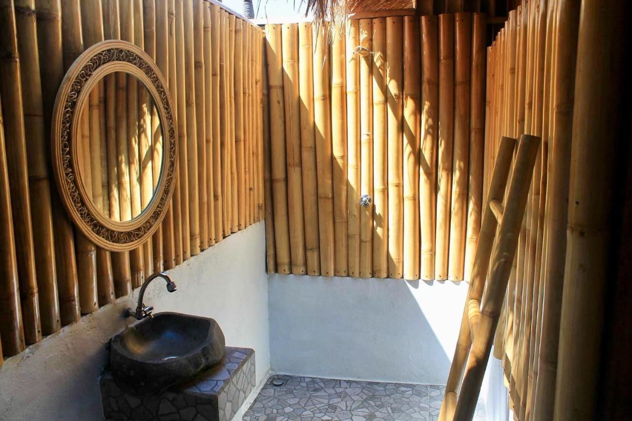 Rumah Canaria Bungalow Gili Trawangan Luaran gambar