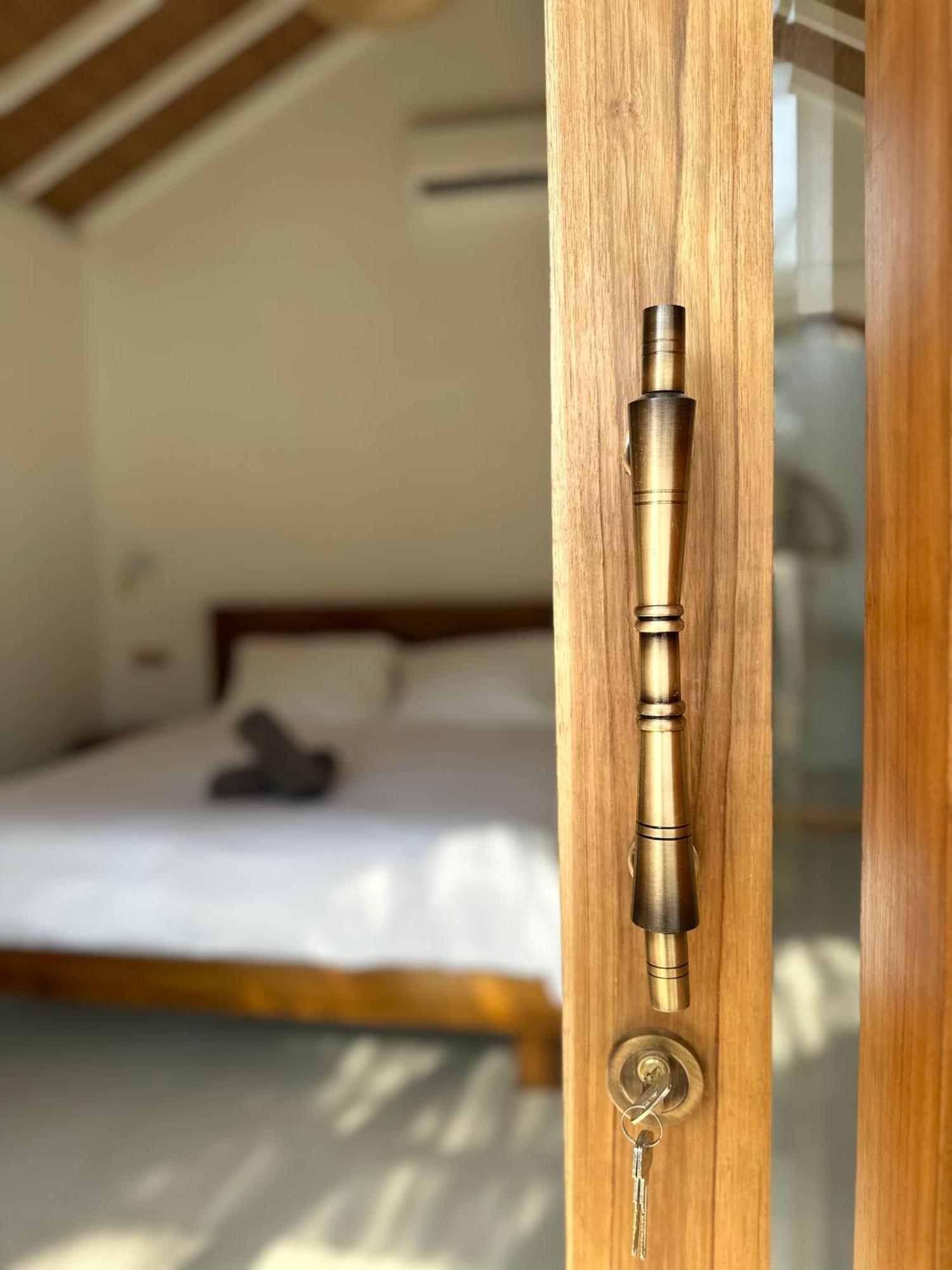 Rumah Canaria Bungalow Gili Trawangan Luaran gambar