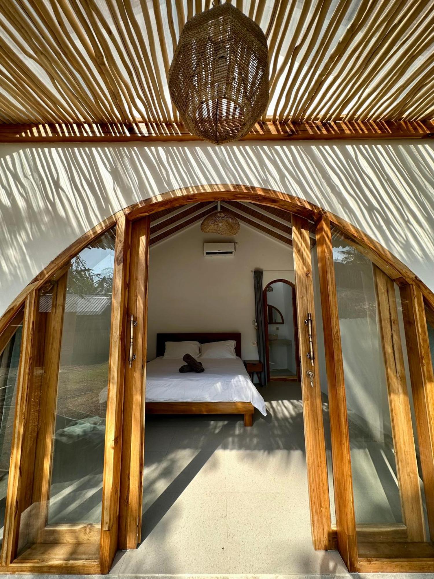 Rumah Canaria Bungalow Gili Trawangan Luaran gambar