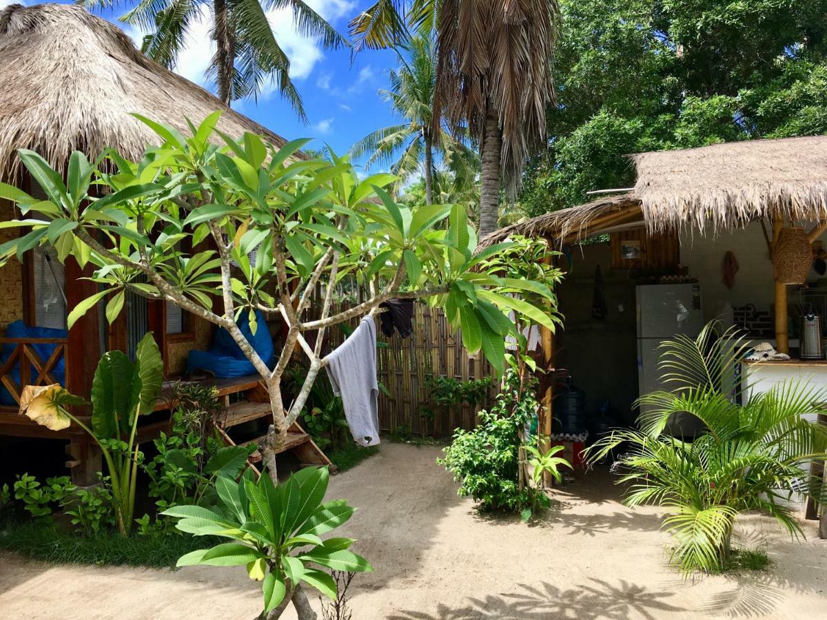 Rumah Canaria Bungalow Gili Trawangan Luaran gambar